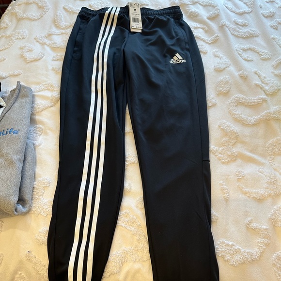 Adidas track pants never worn size medium - Picture 6 of 9